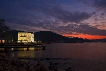 Bosphorus from Anatolian side / 5D, 24-105mm, 1.3s@f/13, ISO320