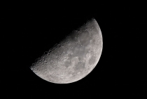 Half MOON / 1Ds MkIII, EF 600mm f/4L + 2xTC, 1/50@f/14, Heavy Gitzo Tripod, Cable Release, Mirror Locked.